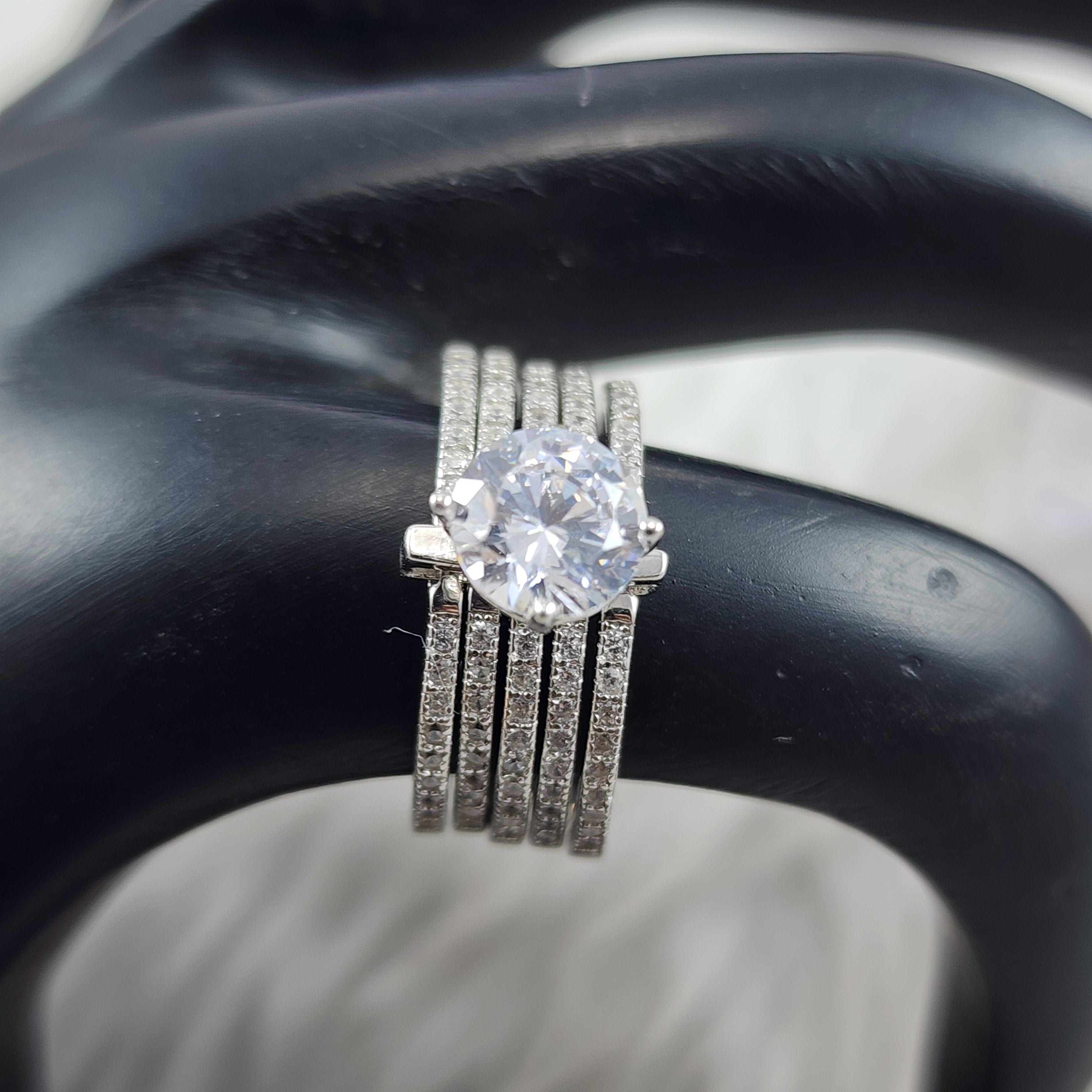 Round Brilliant Cut Band Designer CZ Diamonds Silver Ring for Women Size 7