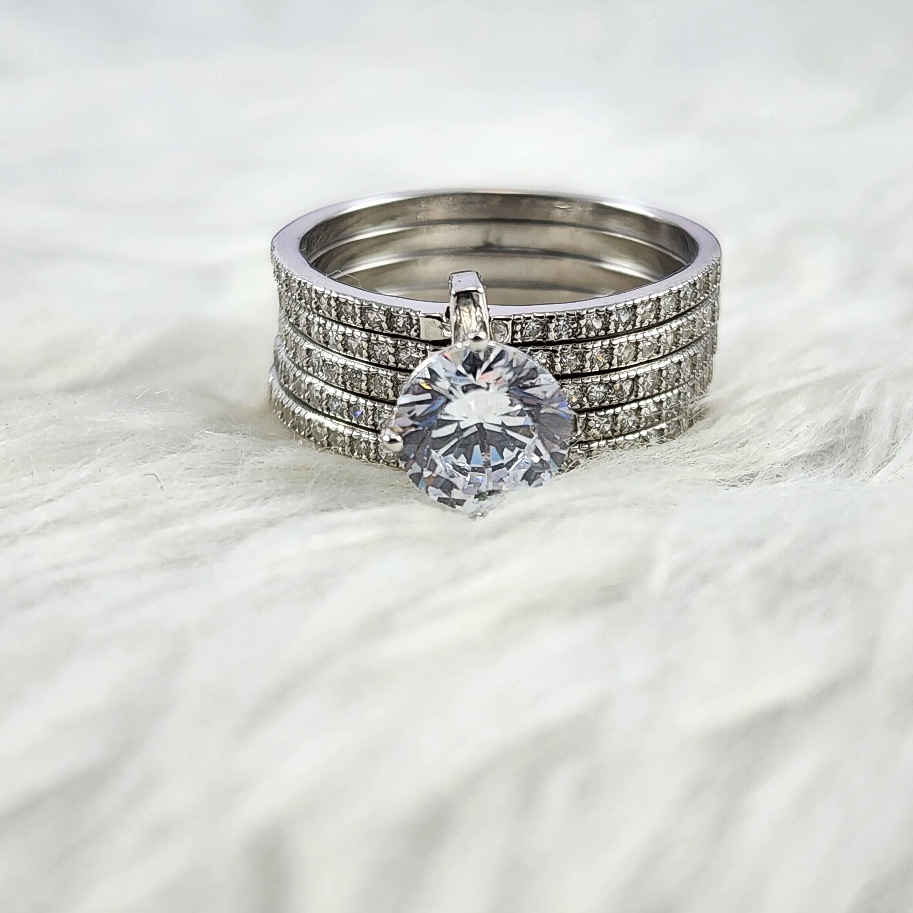 Round Brilliant Cut Band Designer CZ Diamonds Silver Ring for Women Size 7